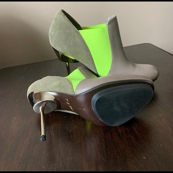 Shoes - Picture 3 of 3